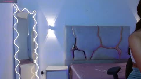 tiny_tay online show from March 1, 1:35 pm