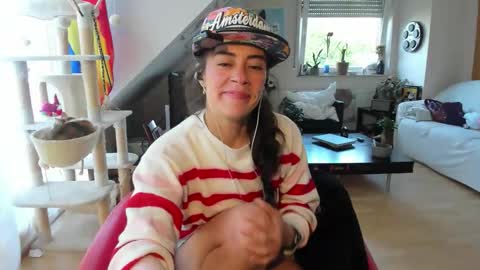 Snapshot of tiny_williams chatting on September 14, 6:45 am Tiny online show from September 14, 6:45 am