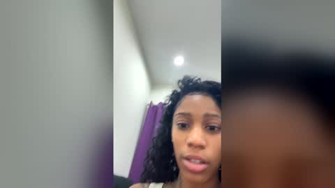 Snapshot of tinyafterdark chatting on December 22, 1:57 am tinyafterdark online show from December 22, 1:57 am