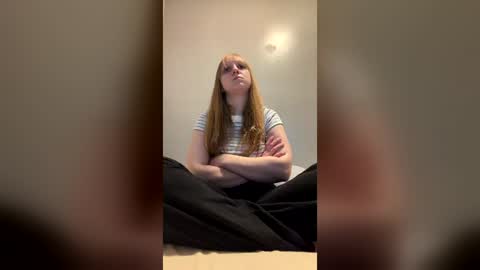 Snapshot of tinyblondebarbie chatting on June 12, 5:28 am tinyblondebarbie online show from June 12, 5:28 am