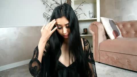 Snapshot of tinycassy chatting on May 18, 4:51 am TinyCassi online show from May 18, 4:51 am