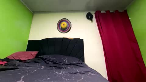 Snapshot of tinycockdeepass chatting on December 16, 1:43 am Jack online show from December 16, 1:43 am