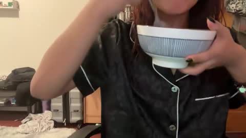 tinydaisy22 online show from November 29, 8:01 pm