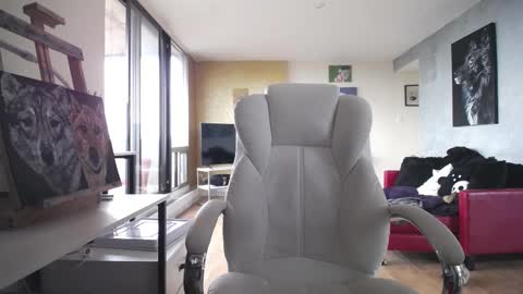 Snapshot of tinykylie chatting on October 29, 7:26 pm stage Kylie Sinner brand CLITBAIT online show from October 29, 7:26 pm