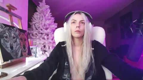 Snapshot of tinykylie chatting on November 21, 9:52 am stage Kylie Sinner brand CLITBAIT online show from November 21, 9:52 am