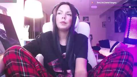 stage Kylie Sinner  brand CLITBAIT online show from June 10, 6:01 am