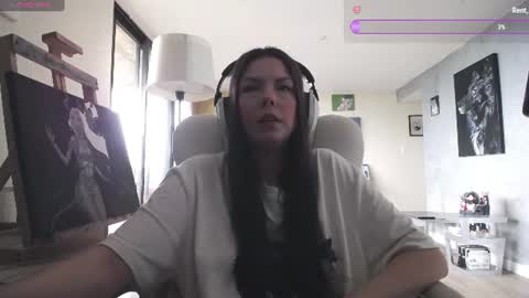 stage Kylie Sinner  brand CLITBAIT online show from June 20, 6:54 pm