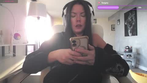 stage Kylie Sinner  brand CLITBAIT online show from July 9, 11:20 pm