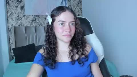 Snapshot of tinysophi chatting on July 8, 3:38 pm tinysophi online show from July 8, 3:38 pm