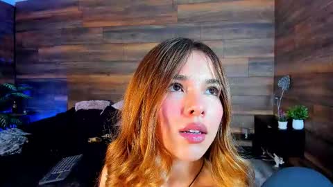 Snapshot of tinyw0nder chatting on October 29, 9:49 pm Instagram  tinyw0nder online show from October 29, 9:49 pm