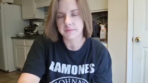 tinywithtiddies online show from October 26, 2:12 pm