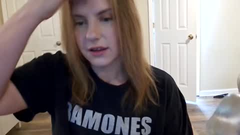 Snapshot of tinywithtiddies chatting on January 16, 3:43 am tinywithtiddies online show from January 16, 3:43 am