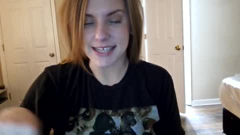 Snapshot of tinywithtiddies chatting on February 10, 7:01 am tinywithtiddies online show from February 10, 7:01 am