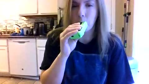 Snapshot of tinywithtiddies chatting on March 20, 1:16 pm tinywithtiddies online show from March 20, 1:16 pm