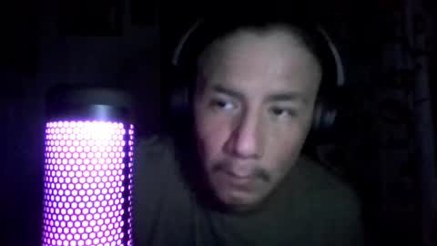 tinywolf0009 online show from May 8, 9:14 am