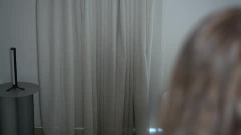 Lili online show from November 9, 11:52 am