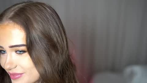 Lili online show from November 18, 4:11 pm