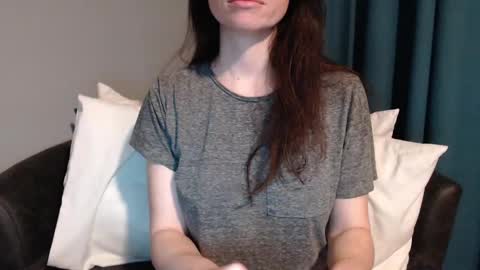 TinyyTina online show from January 5, 9:05 am