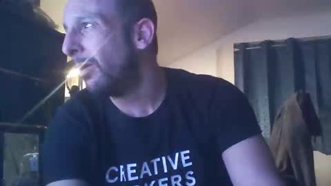 Snapshot of tiqueb40 chatting on March 3, 1:23 am tiqueb40 online show from March 3, 1:23 am