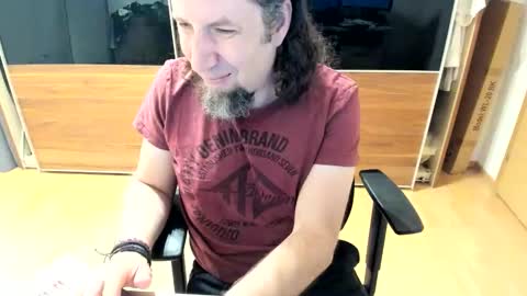 Snapshot of tirolerboy27 chatting on May 6, 8:52 am Tirolerboy27 online show from May 6, 8:52 am