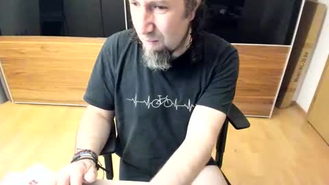 Snapshot of tirolerboy27 chatting on May 21, 8:16 pm Tirolerboy27 online show from May 21, 8:16 pm