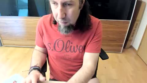 Snapshot of tirolerboy27 chatting on May 22, 8:42 am Tirolerboy27 online show from May 22, 8:42 am