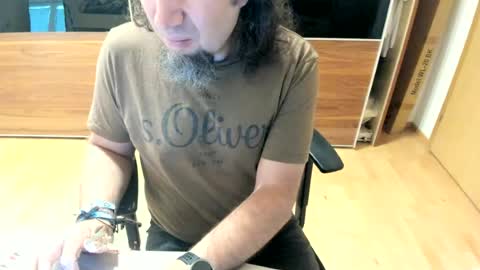 Snapshot of tirolerboy27 chatting on June 23, 8:23 am Tirolerboy27 online show from June 23, 8:23 am