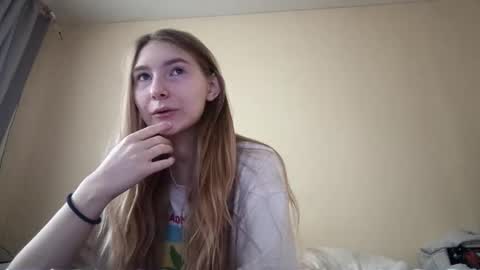 Snapshot of tishabhagat chatting on November 5, 7:08 am Hi Im Carry 18 years old online show from November 5, 7:08 am