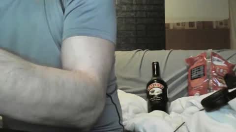 Snapshot of titfred54380 chatting on February 1, 7:02 pm frederic online show from February 1, 7:02 pm