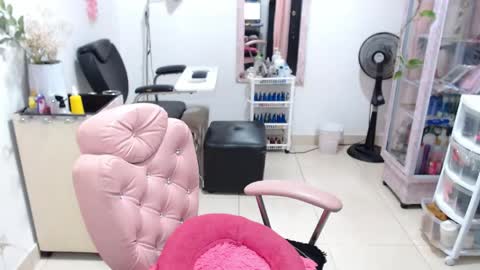 Snapshot of titsbiglovers chatting on May 4, 5:31 pm DIVA online show from May 4, 5:31 pm