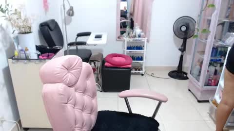 Snapshot of titsbiglovers chatting on May 15, 3:52 pm DIVA online show from May 15, 3:52 pm