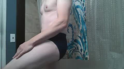 Snapshot of tittyzandbeer chatting on November 3, 9:54 am tittyzandbeer online show from November 3, 9:54 am