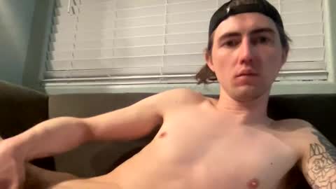 Snapshot of tlayne410 chatting on February 10, 5:25 am tlayne410 online show from February 10, 5:25 am