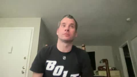 Snapshot of tleigh24 chatting on January 8, 11:52 pm tleigh24 online show from January 8, 11:52 pm