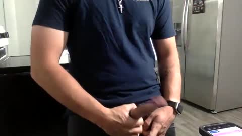 Snapshot of tnich28 chatting on October 13, 10:10 pm tnich28 online show from October 13, 10:10 pm