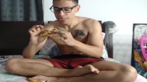 Snapshot of tobicraig chatting on February 1, 1:15 am Andres Independent Model online show from February 1, 1:15 am
