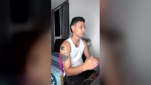 Snapshot of tobicraig chatting on February 5, 2:49 am Andres Independent Model online show from February 5, 2:49 am