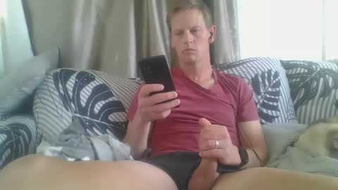Kiwiboy online show from December 8, 12:40 am