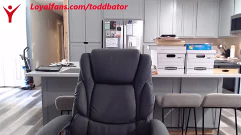 Snapshot of toddbator chatting on June 21, 2:41 pm Todd Bator online show from June 21, 2:41 pm