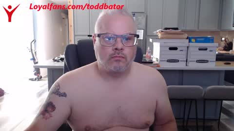 Snapshot of toddbator chatting on June 22, 12:24 pm Todd Bator online show from June 22, 12:24 pm