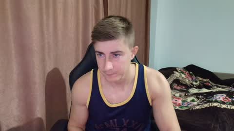 Snapshot of todhorny987 chatting on December 5, 6:10 am todhorny987 online show from December 5, 6:10 am