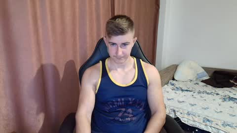 Snapshot of todhorny987 chatting on December 13, 6:10 am todhorny987 online show from December 13, 6:10 am