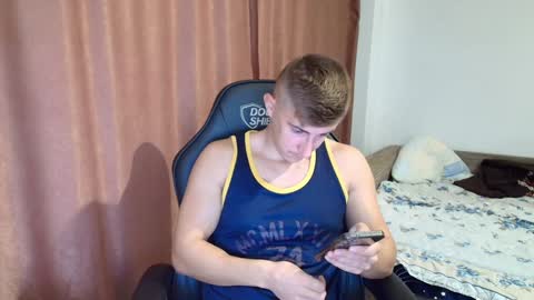 Snapshot of todhorny987 chatting on December 13, 9:13 am todhorny987 online show from December 13, 9:13 am