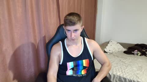 Snapshot of todhorny987 chatting on January 13, 7:43 am todhorny987 online show from January 13, 7:43 am