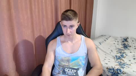 Snapshot of todhorny987 chatting on January 22, 7:57 am todhorny987 online show from January 22, 7:57 am