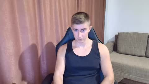 Snapshot of todhorny987 chatting on March 7, 10:13 am todhorny987 online show from March 7, 10:13 am