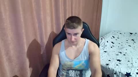 Snapshot of todhorny987 chatting on February 3, 6:40 am todhorny987 online show from February 3, 6:40 am