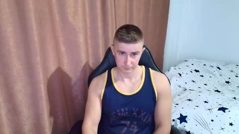 Snapshot of todhorny987 chatting on February 23, 4:43 am todhorny987 online show from February 23, 4:43 am