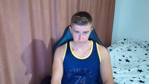 Snapshot of todhorny987 chatting on March 23, 6:50 am todhorny987 online show from March 23, 6:50 am