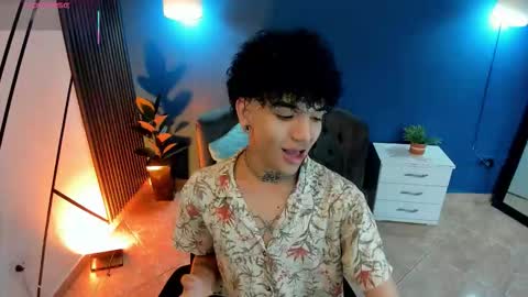 Snapshot of todoroki_g chatting on November 12, 11:43 am todoroki_g online show from November 12, 11:43 am